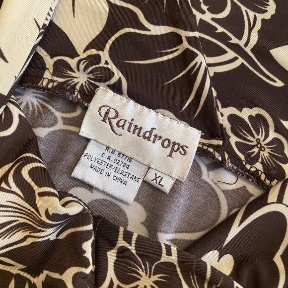 Crossover Ruched Dress - Picture 2 of 4